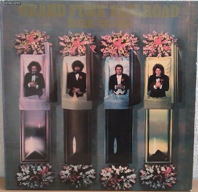 Grand Funk Railroad - Born To Die (Capitol Records, ST-11482) • LP • Los Angeles Pressing, Gold Leaf Print