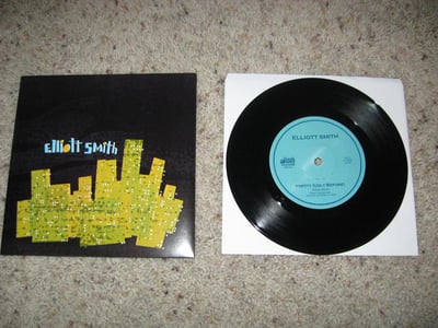 Elliott Smith - Pretty (Ugly Before)(/10000)