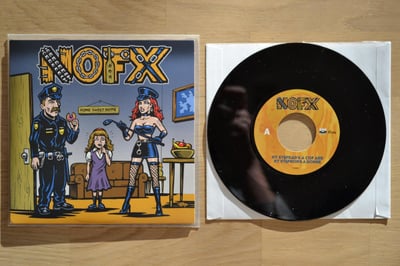 NOFX: My Stepdad's A Cop And My Stepmom's A Domme (Fat Wreck Chords 2012 / black)