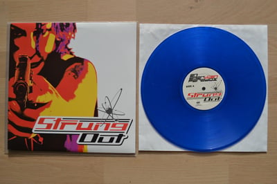 Strung Out: An American Paradox (Fat Wreck Chords 2002 / blue / CD booklet / ad) 210