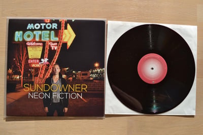 Sundowner: Neon Fiction (Fat Wreck Chords 2013 / purple / lyric sheet) /510