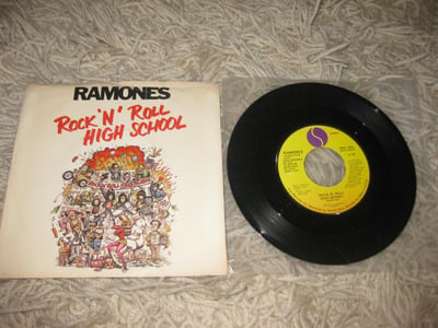 Ramones "Rock n Roll High School" - Sire Records. ?Press. Black/???