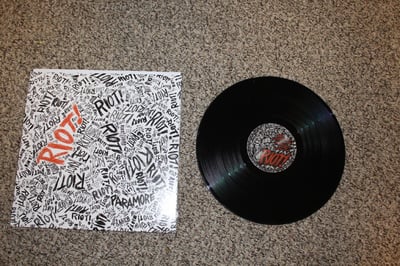 Paramore - RIOT!