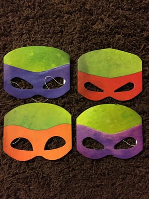 Teenage Mutant Ninja Turtles - Let's Kick Shell! Pizza Box Set - 1st Press Shredder (Silver W/ Splatter & Purple Cape Inner Sleeve) /100, Splinter (Brown W/ Maroon Inner Sleeve) /100, Tri-Color Mask Stripe Donatello (Green/Purple Stripe) /200, Tri-Color Mask Stripe Leonardo (Green/Blue Stripe) /200, Tri-Color Mask Stripe Michelangelo (Green/Orange Stripe) /200, Tri-Color Mask Stripe Raphael (Green/Red Stripe) /200 (Enjoy The Toons Records)