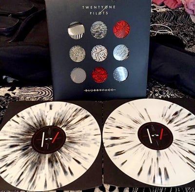 Twenty One Pilots - Blurryface (White w/Black Splatter - Hot Topic Exclusive - /???)
