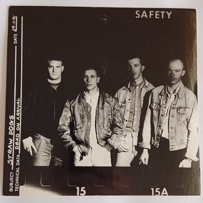 HR 1 - Straw Dogs (2) - Dead On Arrival - Hammer Records (4) - 7", Single - 1991 - 2700914 - Oi! - 2014-10-08 20:56:00 - Very Good Plus (VG+) - Mint (M)