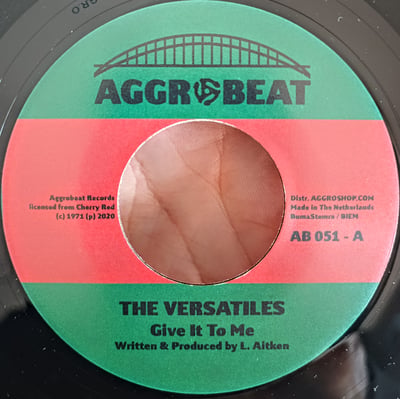 AB 051 - The Versatiles (22) / Tiger (8) And The Versatiles (22) - Give It To Me / Hot - Aggrobeat - 7", RE, RM - 2021 - 17146399 - Ska, Reggae - 2023-05-31 15:23:28 - Mint (M) - Mint (M)
