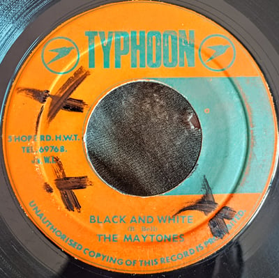 none - The Maytones - Black And White - Typhoon (2) - 7" - 1971 - 7971351 - Ska, Reggae - 2024-05-07 04:58:53 - Very Good (VG) - Generic