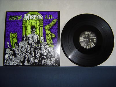 MISFITS: Earth A.D./ Wolfsblood (new pressing with barcode, “Misfits Wolfsblood” text fading from white to purple on back cover)